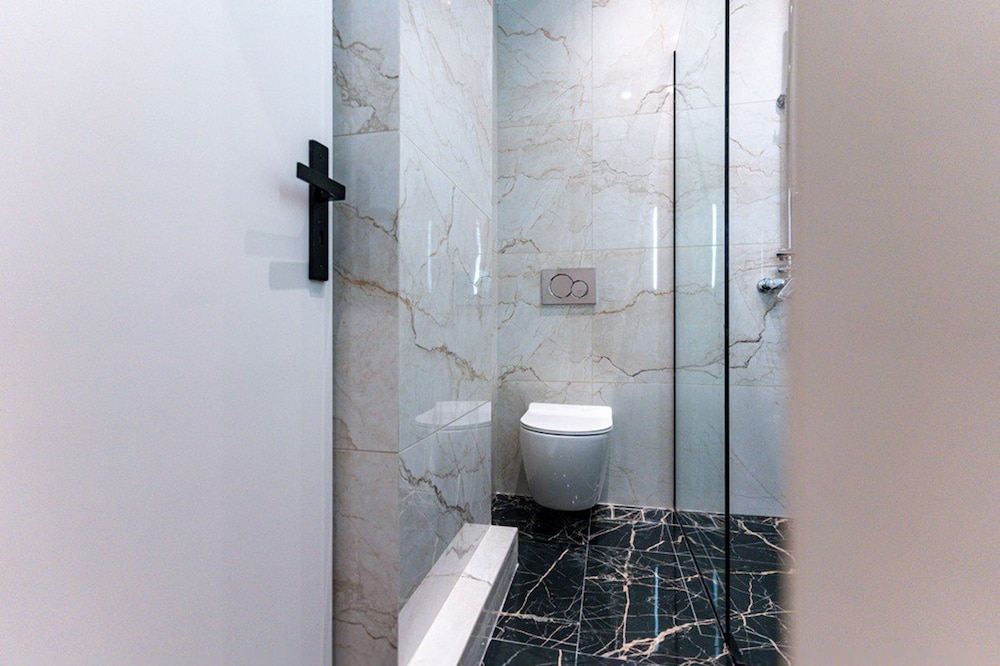 Elegant Flat 5 Walk to Metro Panormou