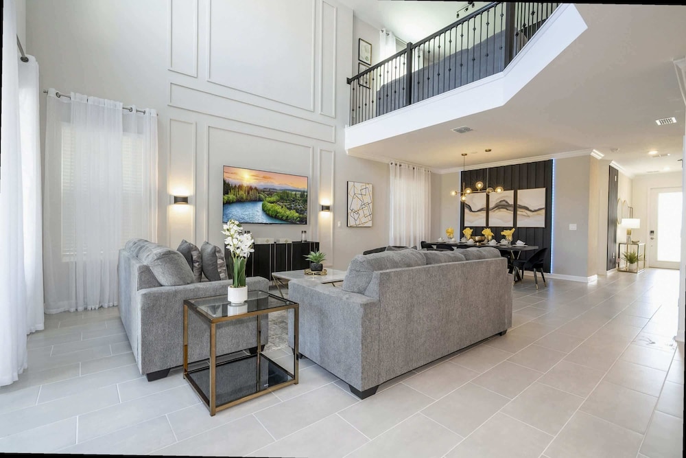 Themed 5Bd Family Villa w Pool Spa Near Disney