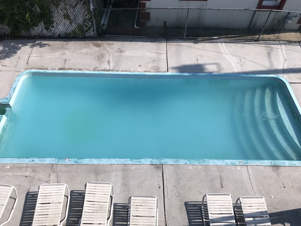 La Fontana Motel