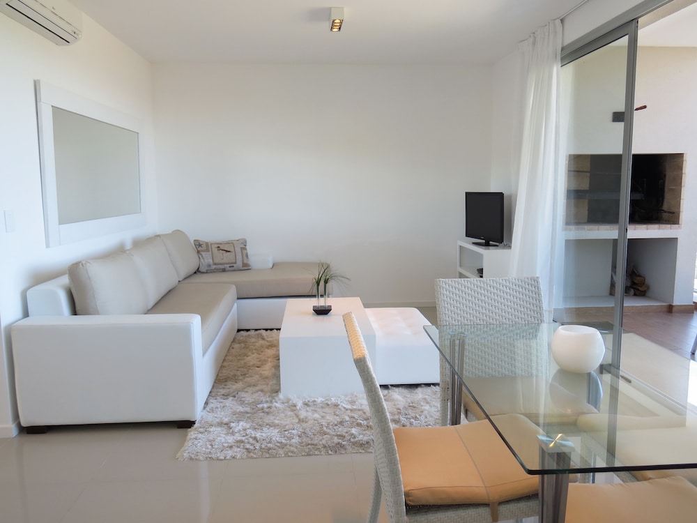 Emerald Apartments