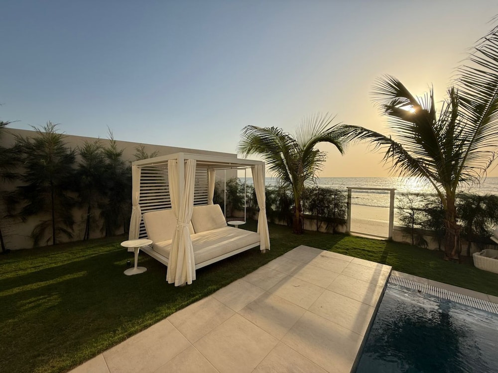 Villa Italia Somone Luxury Hotel