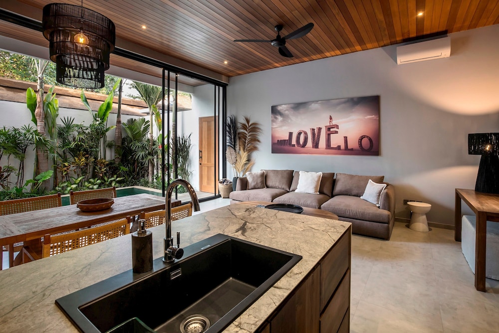Villa Pereh by Alfred in Bali - Pererenan Paradise 2BD Luxury Townhouse w Pool