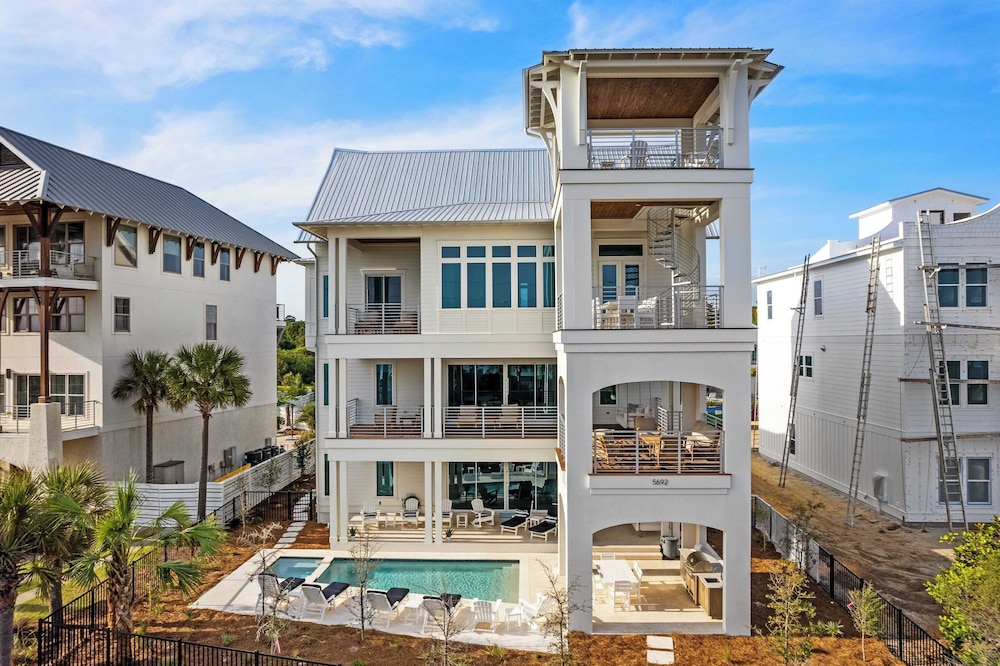 30A Beach Getaway by Avantstay Gulf Views + Pool Golf Cart + Bonfires