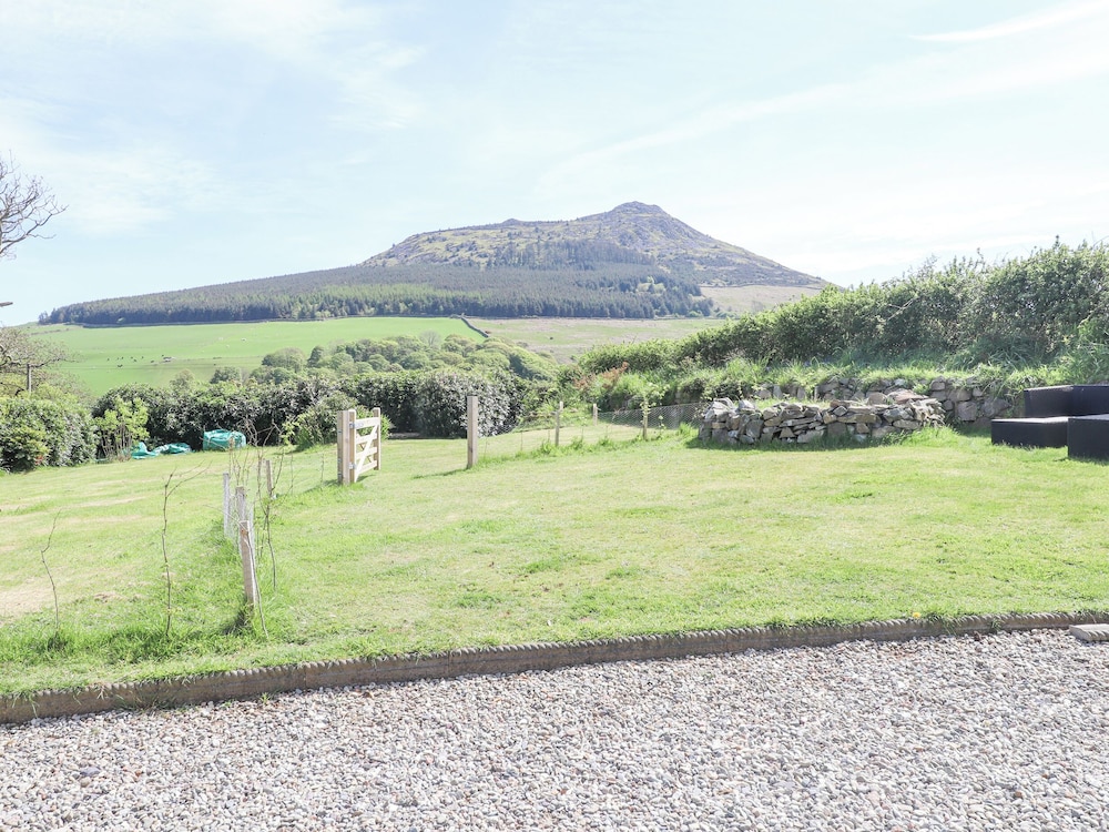 Ael-y-bryn