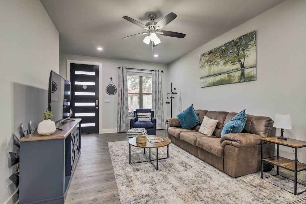 Lago Vista Townhome Near Lake Travis! - Property Image 27