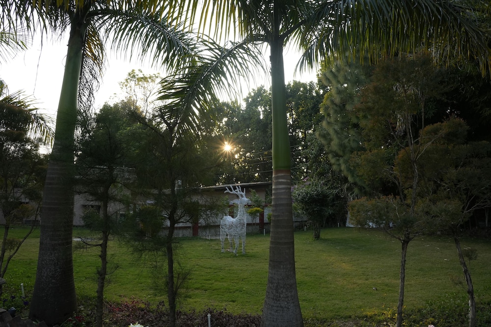 3 Acres Resort