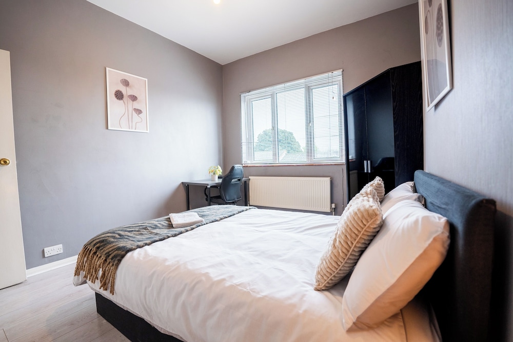 London City Escape - Stylish 2 Bedroom Apartment