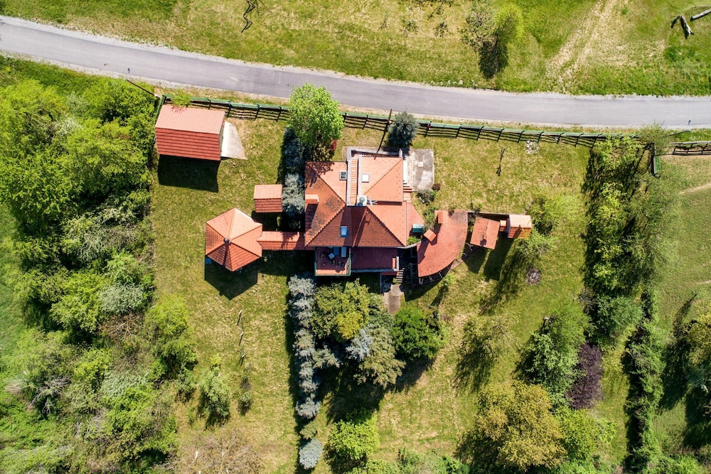 Hunting Lodge in Ribnja ka