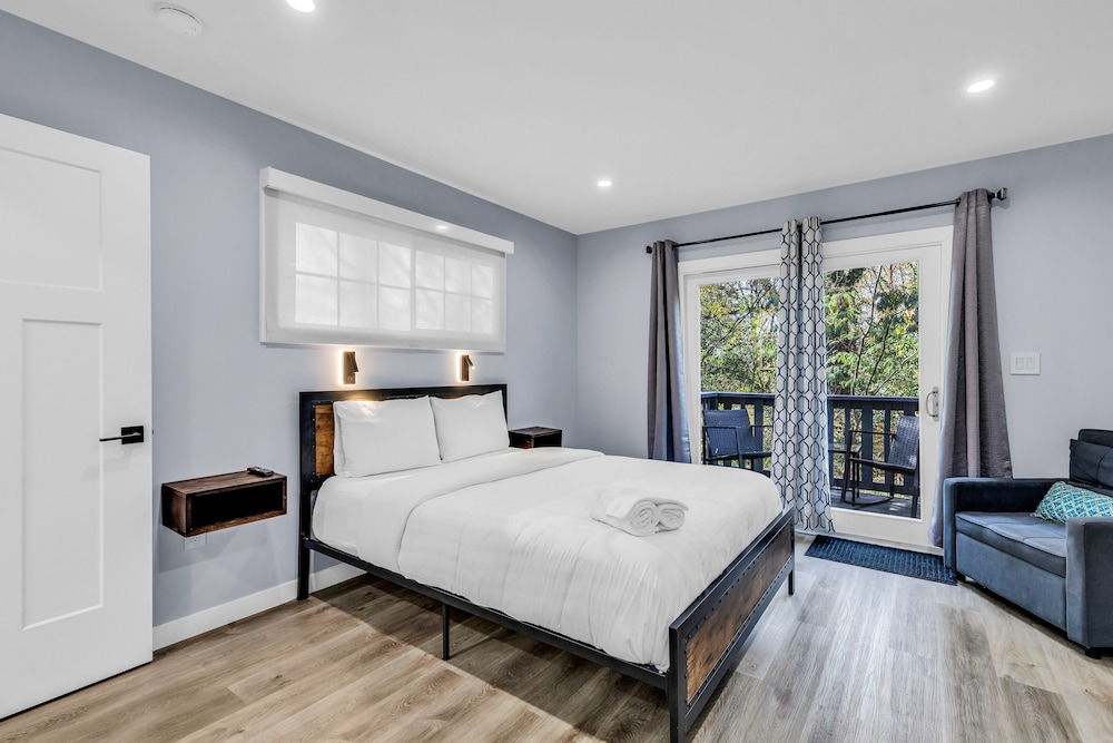 Charlotte Retreat Luxury 4BR Heaven