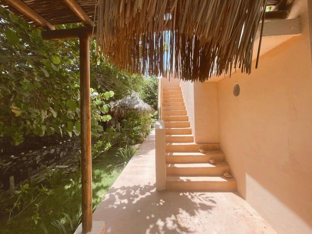 w Stunning 6BR Beachfront Villa in Rosario