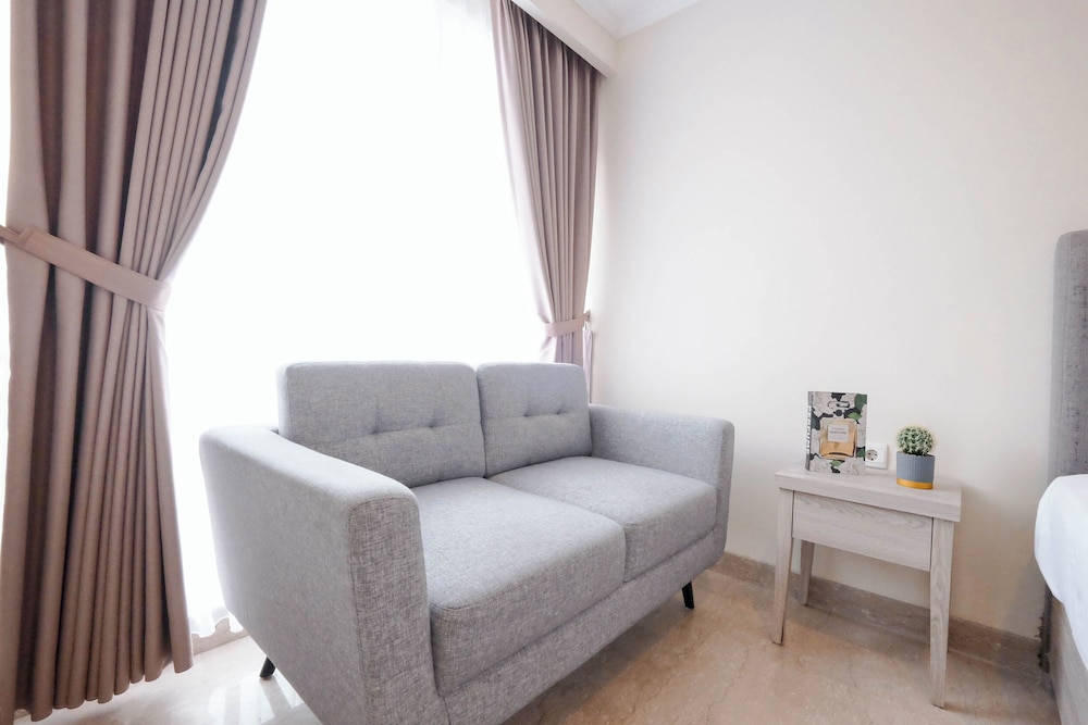 Modern Studio Near Taman Ismail Marzuki At Apartment Menteng Park