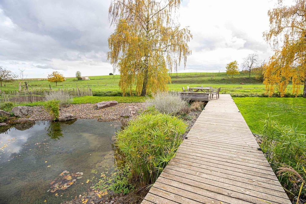 La Maison Devant La Prairie, 写真 132