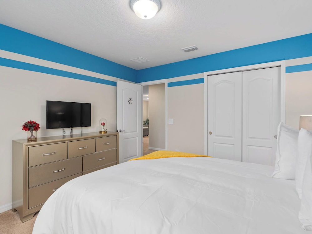 Family Fun Retreat Near Disney With Game Room & Themed Bedrooms
