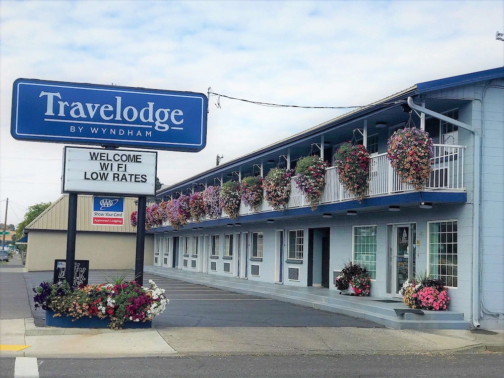 Pendleton Vacations - Travelodge by Wyndham Pendleton OR - Property Image 2
