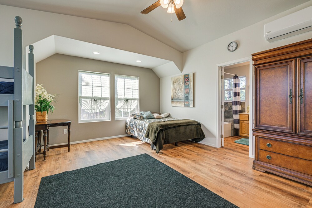 Pet-friendly Blue Ridge Cabin: Wraparound Deck!