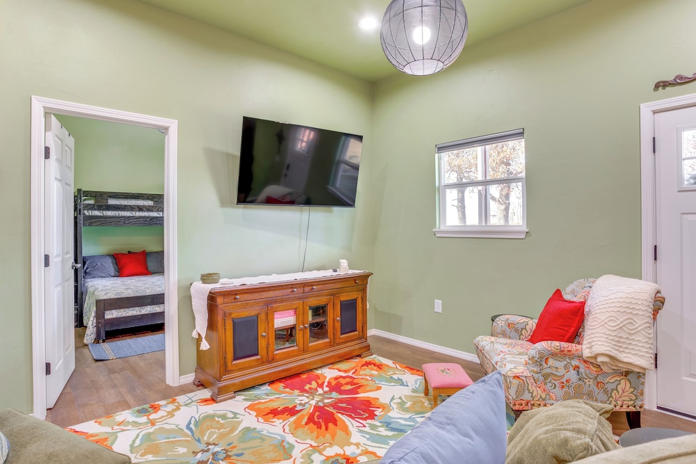 4 Mi to Lazy E Arena: Horse Lover's Haven w/ Grill