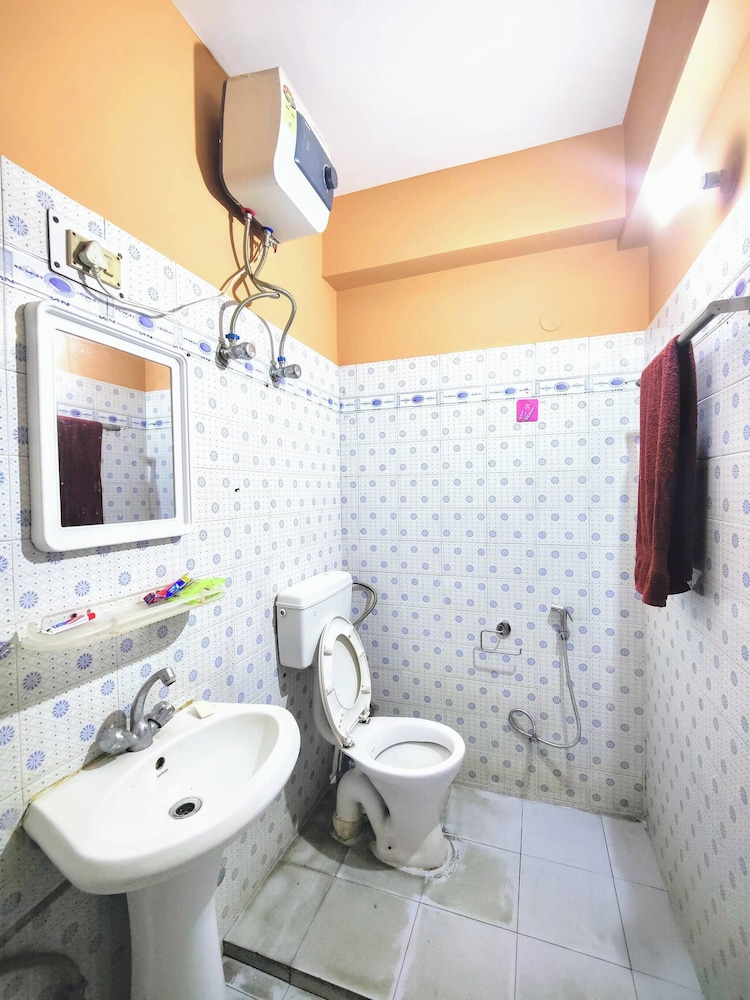 Cozy Guwahati Apartment With City & Mountain Views