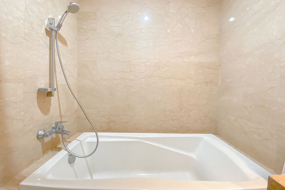 Wonderful And Homey 2Br Apartment At Menteng Park