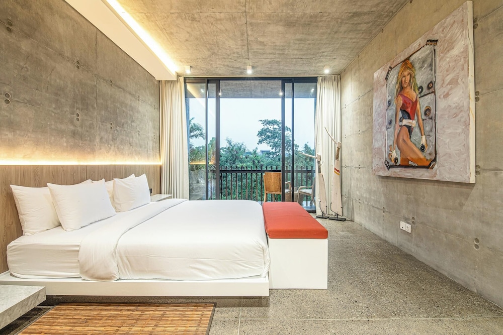 Modern 2BR Villa Enclosed Living Heart of Canggu
