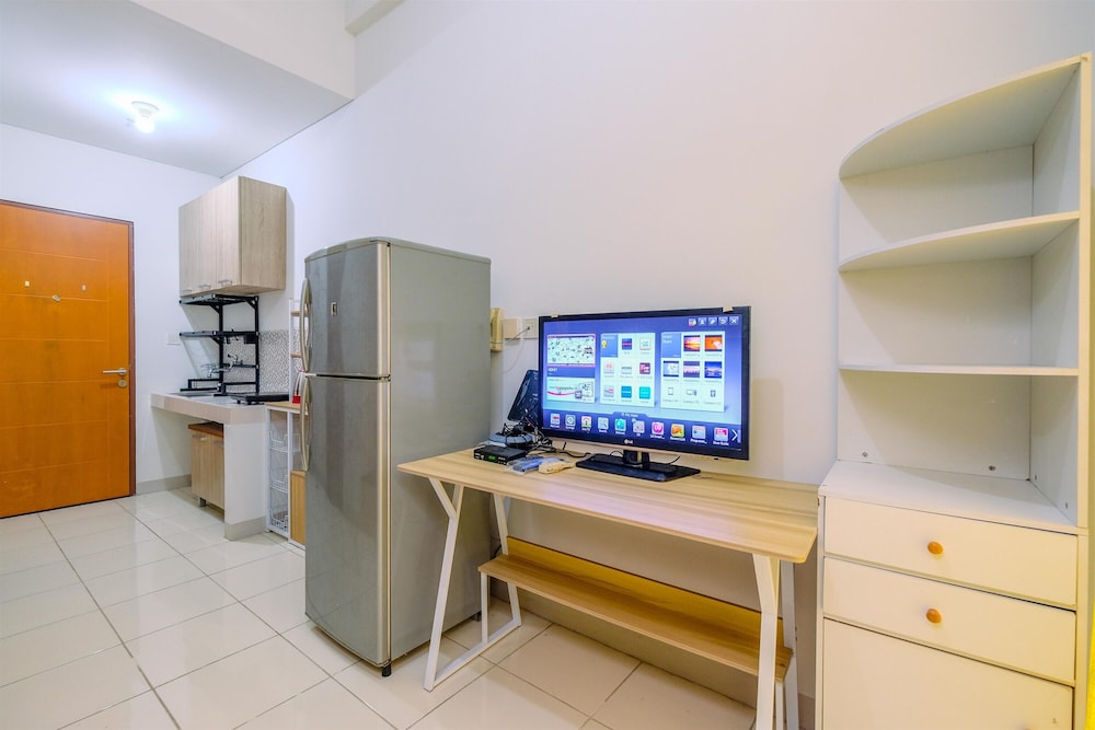 Best Homey and Minimalist Studio at Dave Apartment