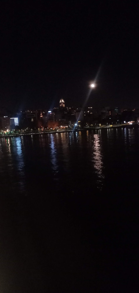 MOONLIGHT