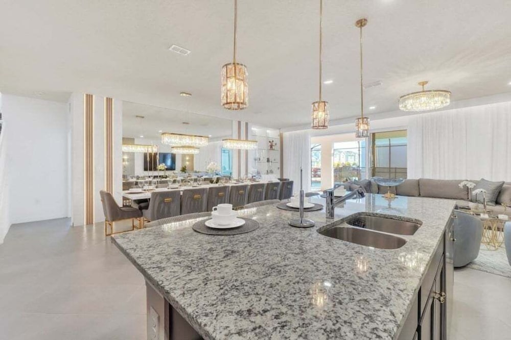 10 Bed 8 Bath Villa Gamesroom & Pool 16284saint 10 Bedroom Villa