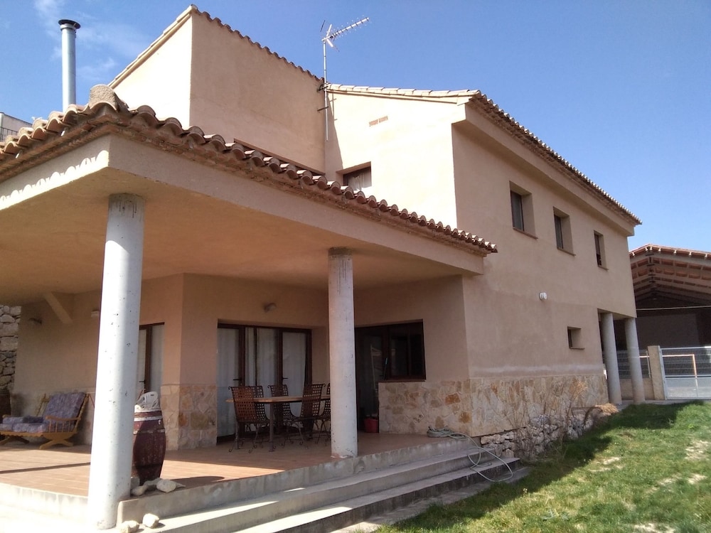 Casa Rural Albergue Fuente Bellido - Hostel