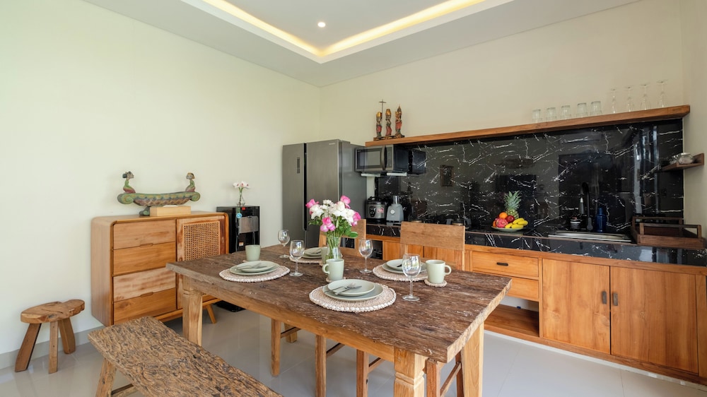 The Lange Estate by Villa Finder