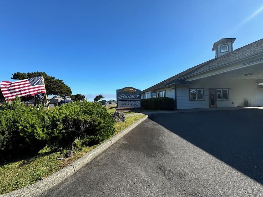 Hotel Sunset Oceanfront Lodging