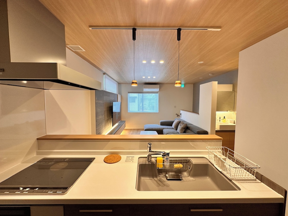 AOI SUITE TAKAYAMA