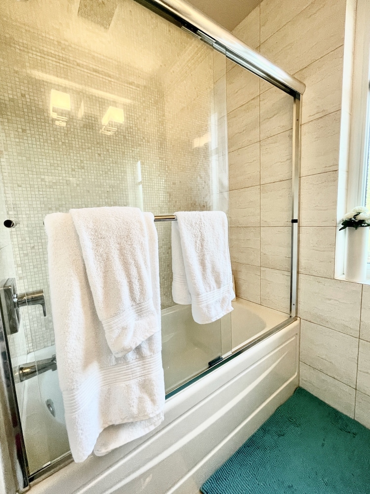 Vancouver Luxury Guest House