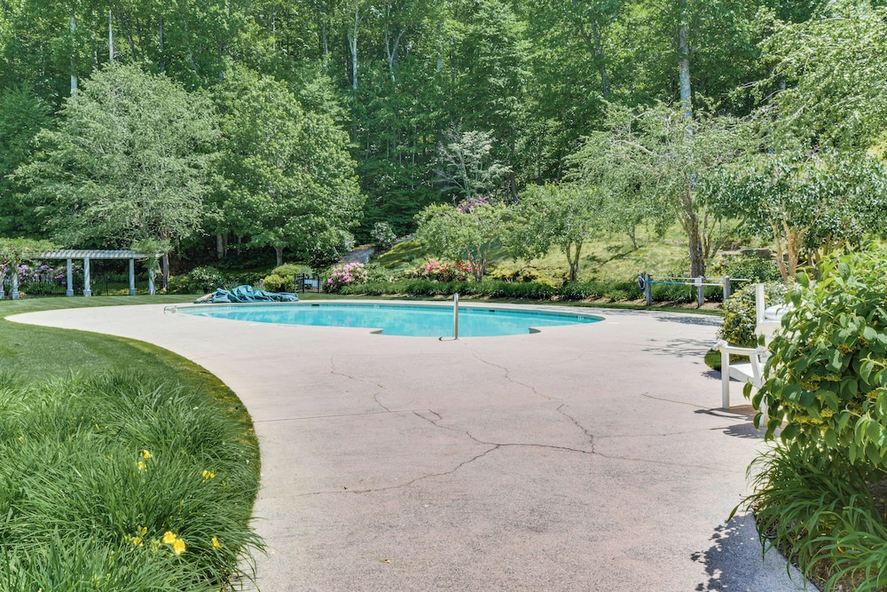 Golf, Hike & Trout Fish: Mtn-view Cashiers Retreat