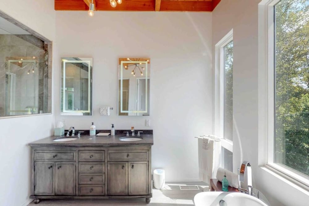 Sky-high Mountain Luxury w Jaw Dropping Views