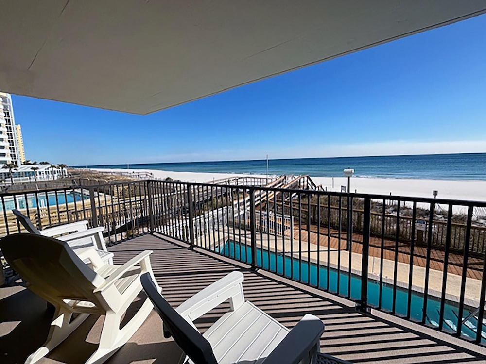 Ocean Breeze East 201