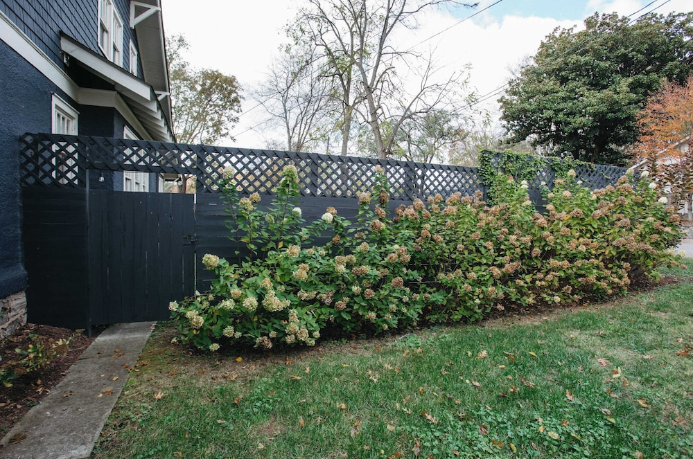 East Nashville Retreat w/ Fireplace, Backyard Firepit, Outdoor Dining & Minutes From Downtown Music, Food & Nightlife Chapel House by Avantstay