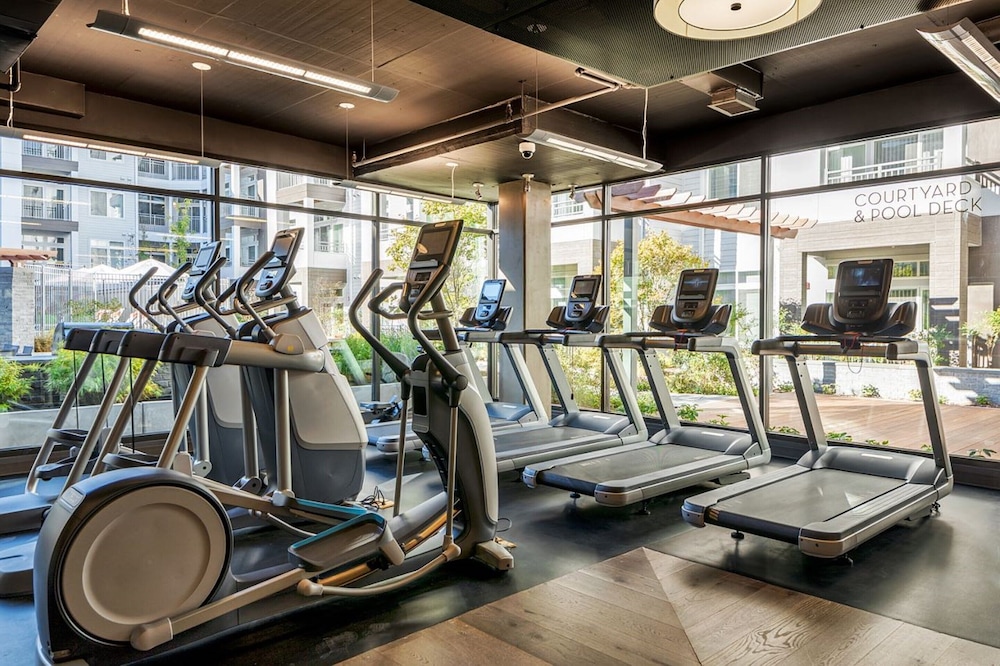 Global Luxury Suites at Reston - Property Image 3