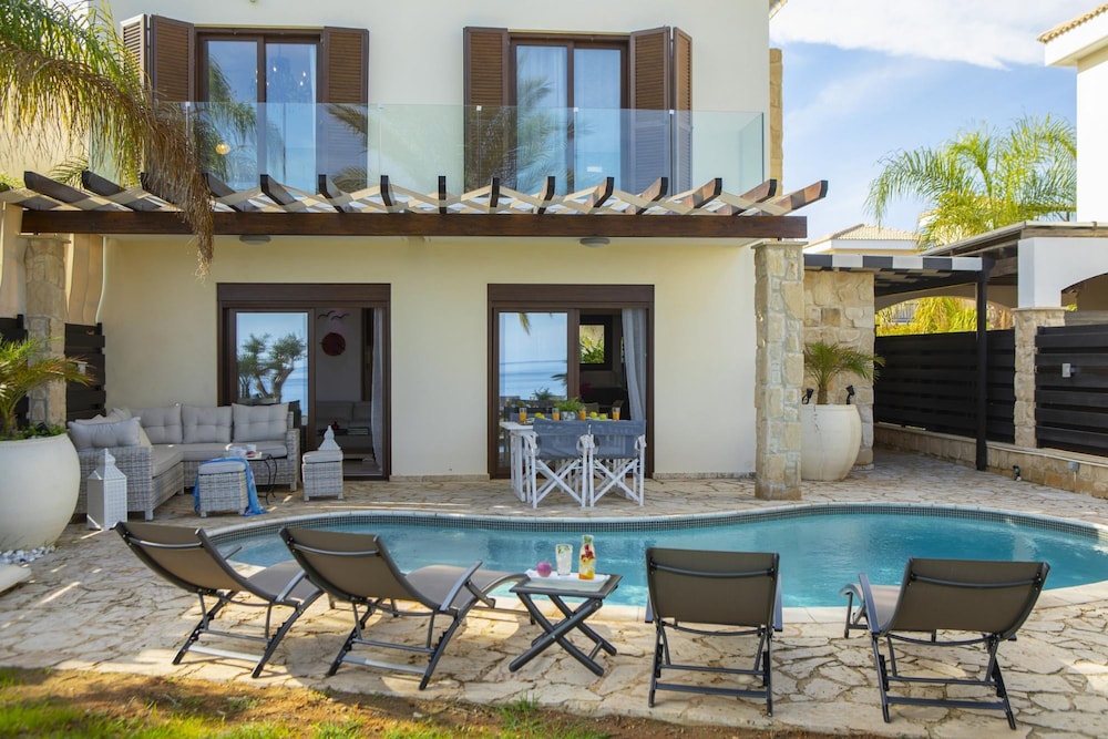 El Greco Seafront Villa