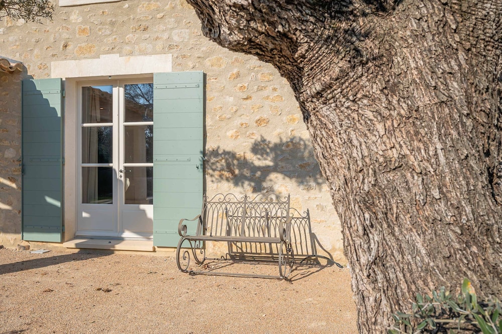 Villa Lou Panta Elegance and Comfort in the Heart of Saint-r My-de-provence