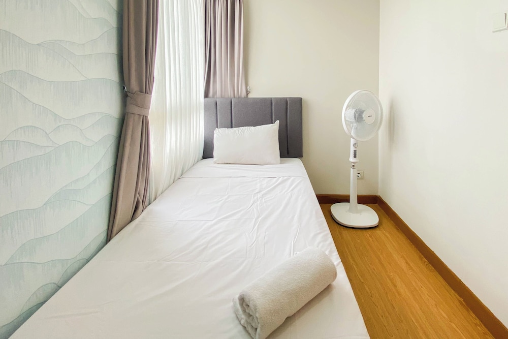 Comfort Living 2Br At Cinere Bellevue Suites Apartment