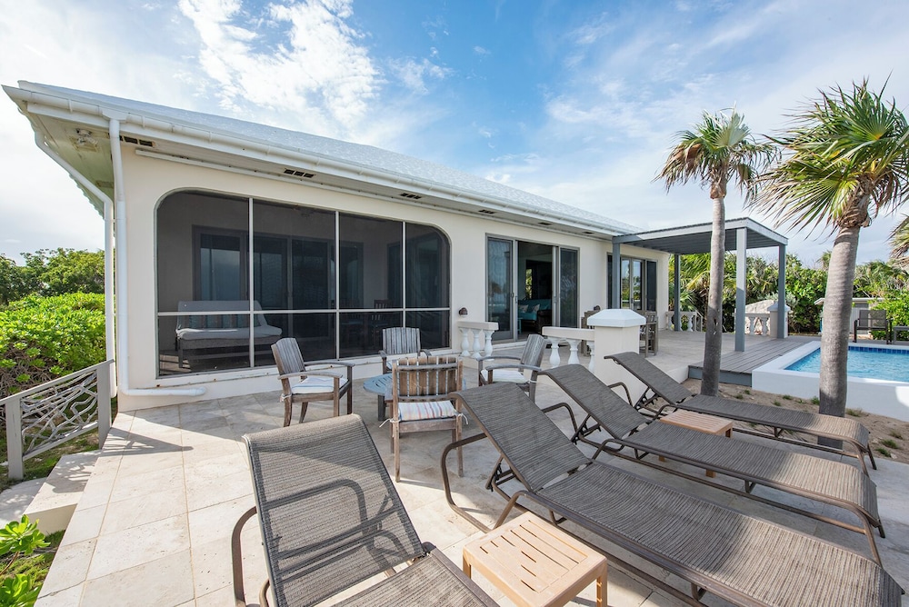 Seven Palms Serenity: Beachfront Oasis