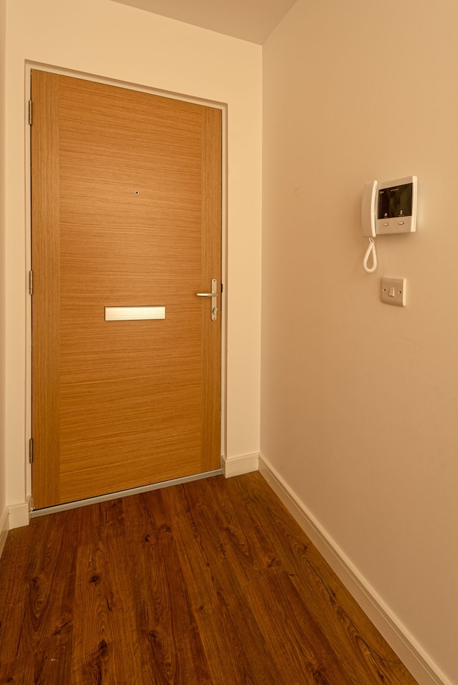 Roomy Comfortable Apartment