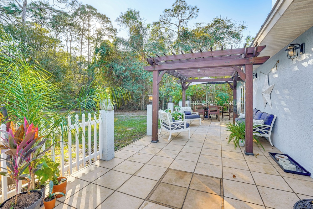 6 Mi to Dtwn: Pet-friendly Retreat in Fort Pierce!