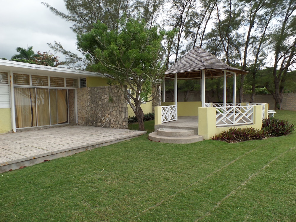 Miramar Villa