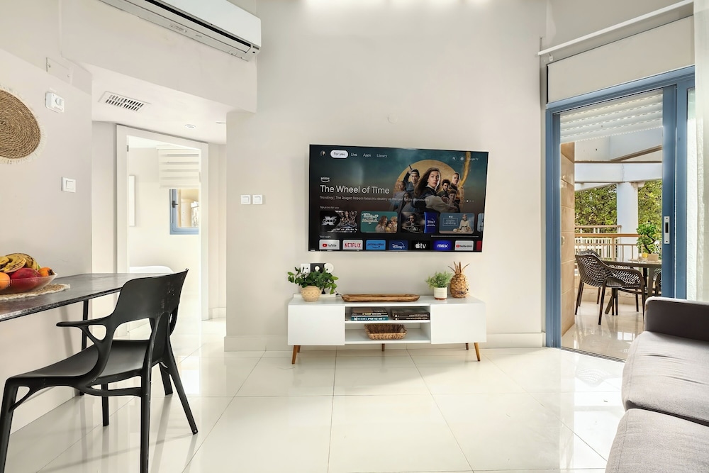 Royal Park Apt Resort by Sea N Rent