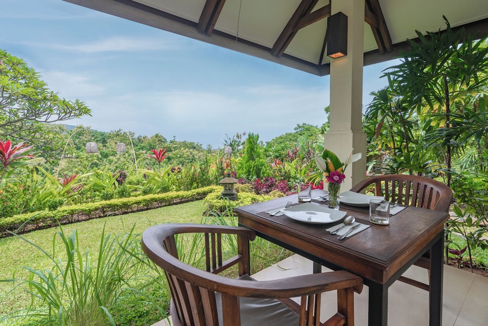 Alamanda Lovina Resort