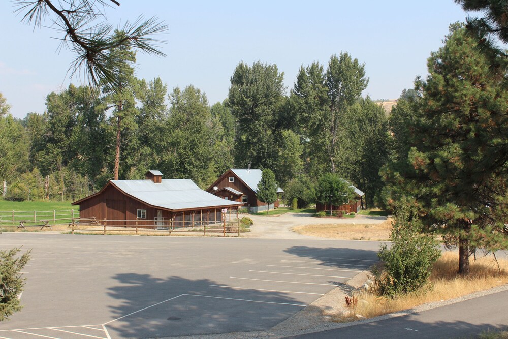 Methow River Lodge & Cabins