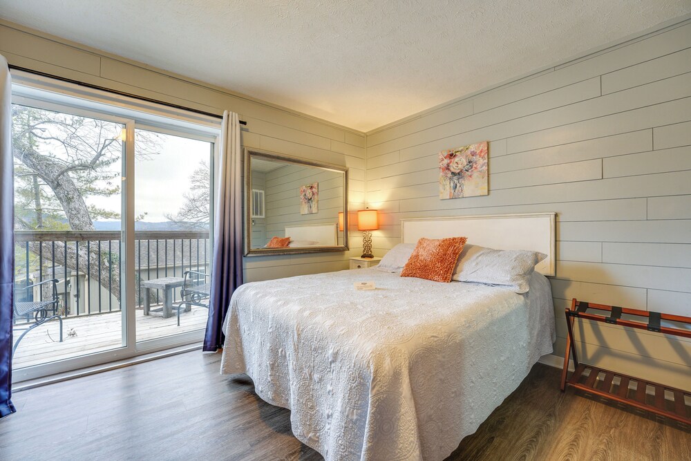 Hike, Boat, Fish & More: Table Rock Lake Cottage