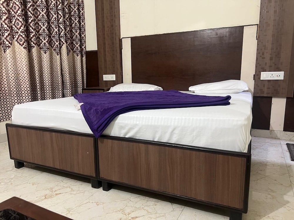 Hotel Blessing Inn