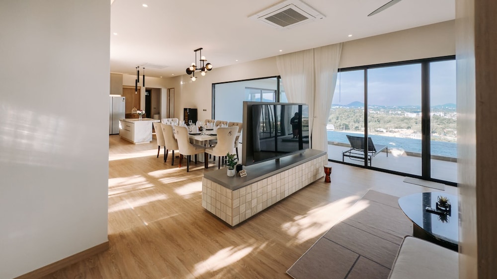 The Salin Seaview Villas