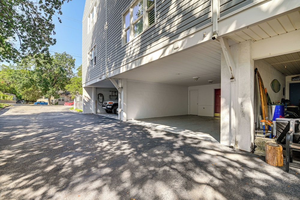 Steps to Sand: Walkable Condo in Myrtle Beach!